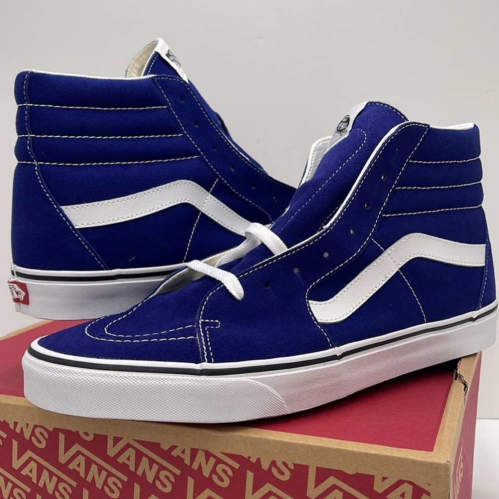 Vans Men’s Sk8-Hi Color Theory Beacon Blue
VN000D5IBYM
Sneakers - Picture 9 of 16